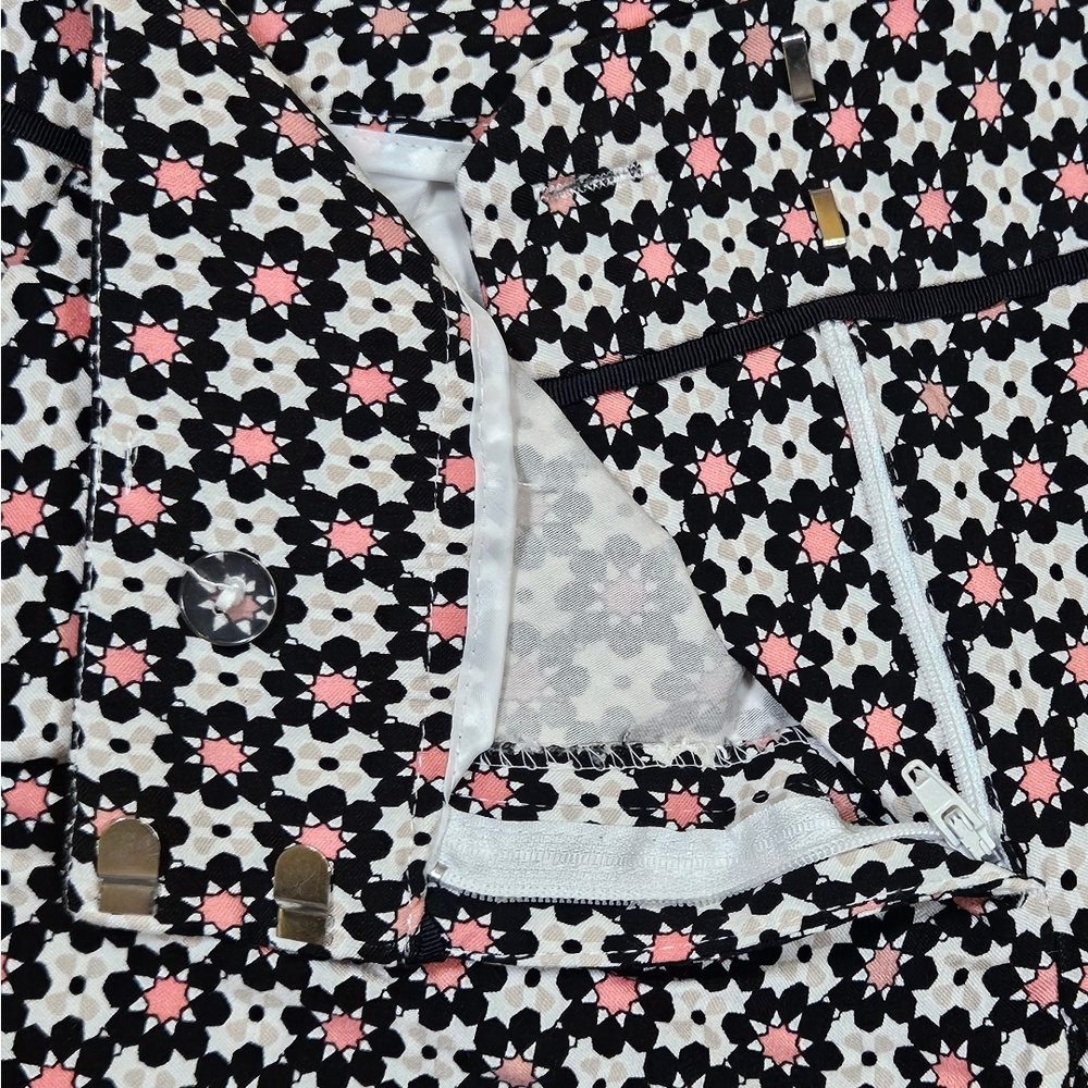 Patterned Stretch Shorts - Picture 6 of 7